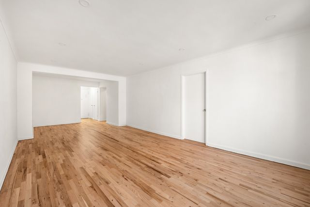 1717 E 18th St Apt 2T, New York City, NY 11229