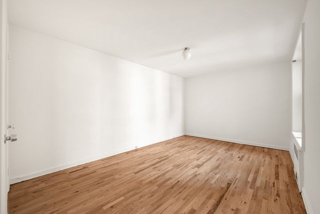 1717 E 18th St Apt 2T, New York City, NY 11229