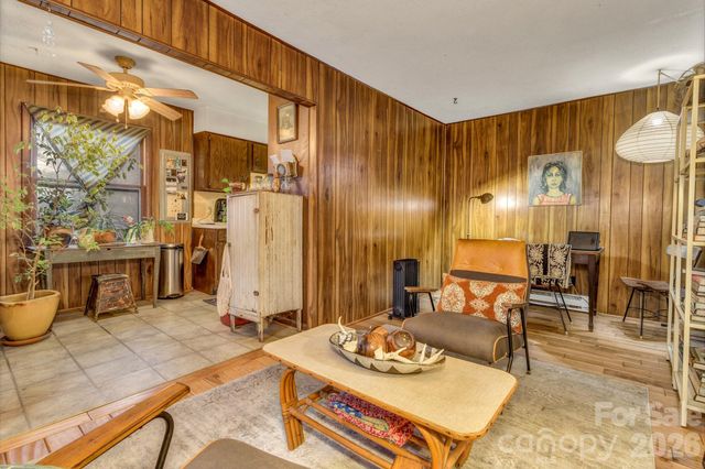 108 Hidden Pond Lane, Asheville, NC 28804