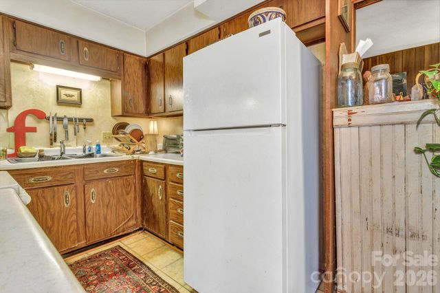 108 Hidden Pond Lane, Asheville, NC 28804