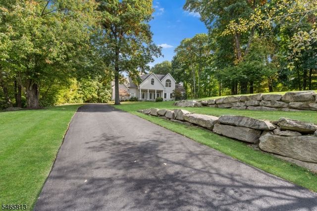 43 Stonehedge Dr, Hardyston Twp., NJ 07460