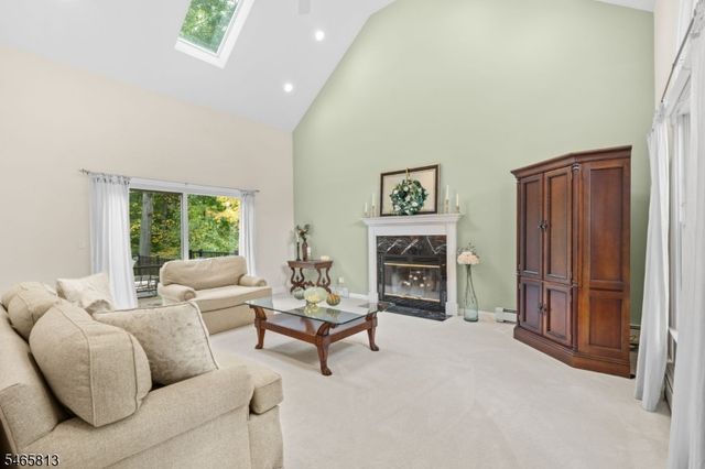 43 Stonehedge Dr, Hardyston Twp., NJ 07460