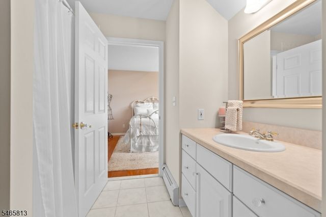 43 Stonehedge Dr, Hardyston Twp., NJ 07460