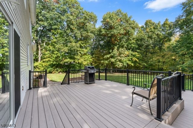 43 Stonehedge Dr, Hardyston Twp., NJ 07460