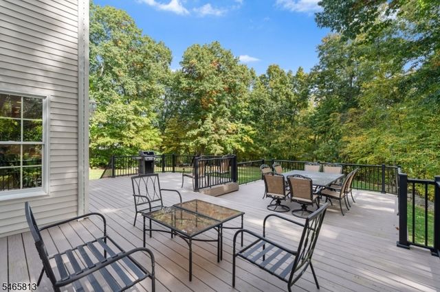 43 Stonehedge Dr, Hardyston Twp., NJ 07460