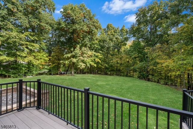 43 Stonehedge Dr, Hardyston Twp., NJ 07460