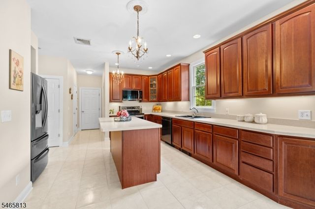 43 Stonehedge Dr, Hardyston Twp., NJ 07460