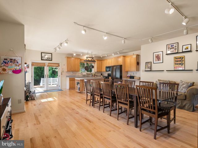 605 HUNTINGTON DR, Downingtown, PA 19335