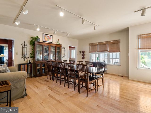 605 HUNTINGTON DR, Downingtown, PA 19335