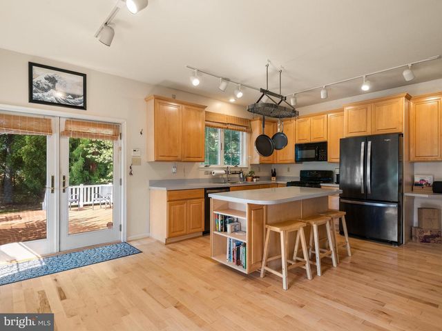 605 HUNTINGTON DR, Downingtown, PA 19335