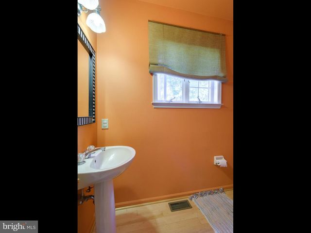 605 HUNTINGTON DR, Downingtown, PA 19335