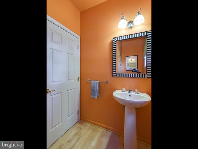605 HUNTINGTON DR, Downingtown, PA 19335