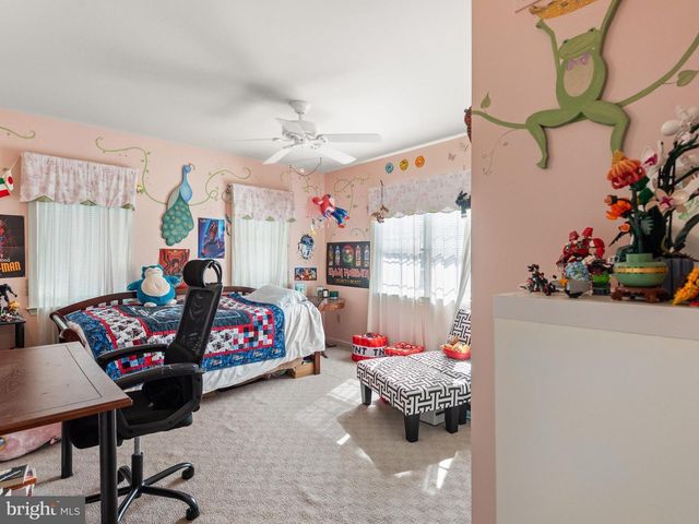 605 HUNTINGTON DR, Downingtown, PA 19335