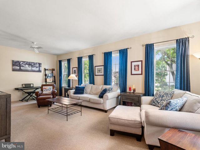 605 HUNTINGTON DR, Downingtown, PA 19335