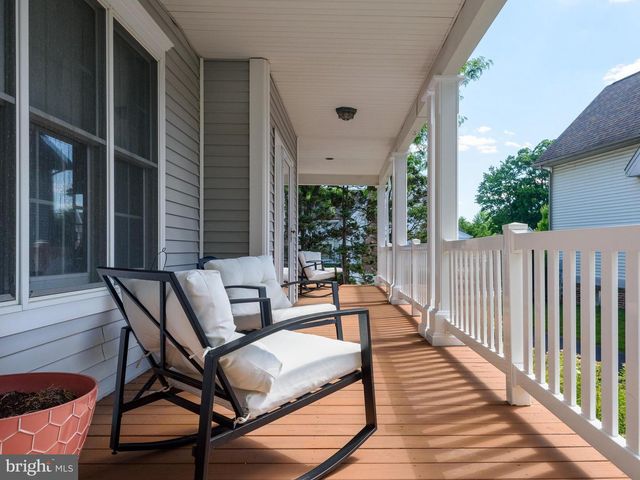 605 HUNTINGTON DR, Downingtown, PA 19335