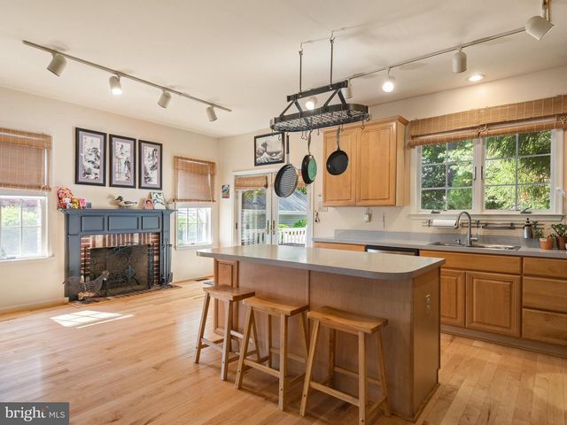 605 HUNTINGTON DR, Downingtown, PA 19335