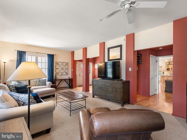 605 HUNTINGTON DR, Downingtown, PA 19335