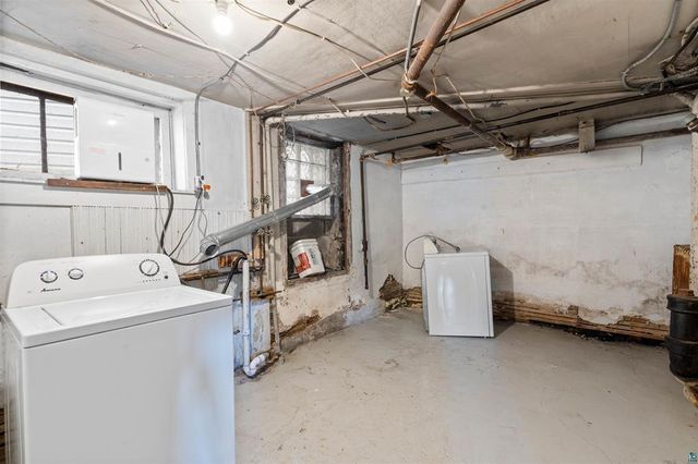 1931 E Superior Street, Duluth, MN 55812