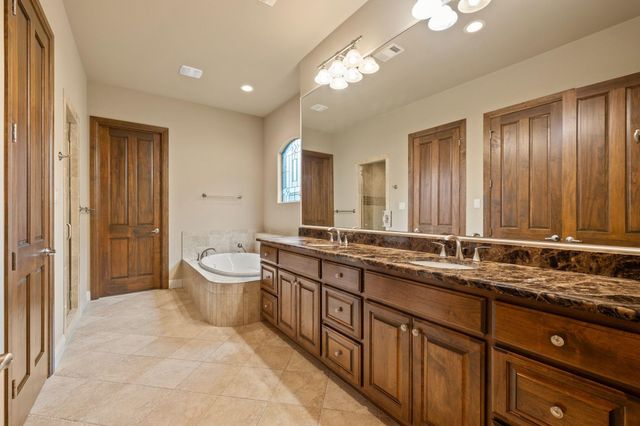 14 Borello DR 14, Austin, TX 78738