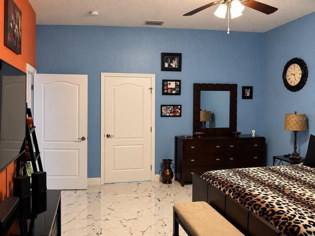 3009 W CLINTON STREET, Tampa, FL 33614