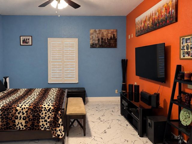 3009 W CLINTON STREET, Tampa, FL 33614