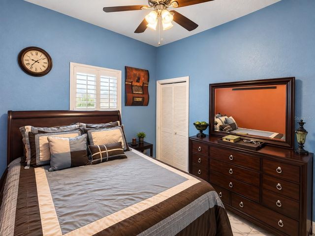 3009 W CLINTON STREET, Tampa, FL 33614