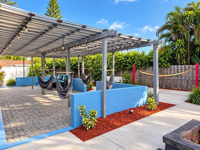 3009 W CLINTON STREET, Tampa, FL 33614