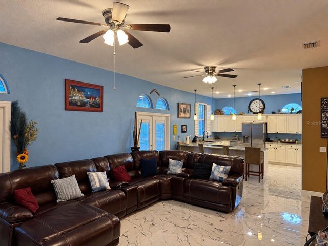 3009 W CLINTON STREET, Tampa, FL 33614