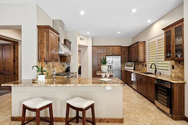 207 Kavenish Drive, Rancho Mirage, CA 92270