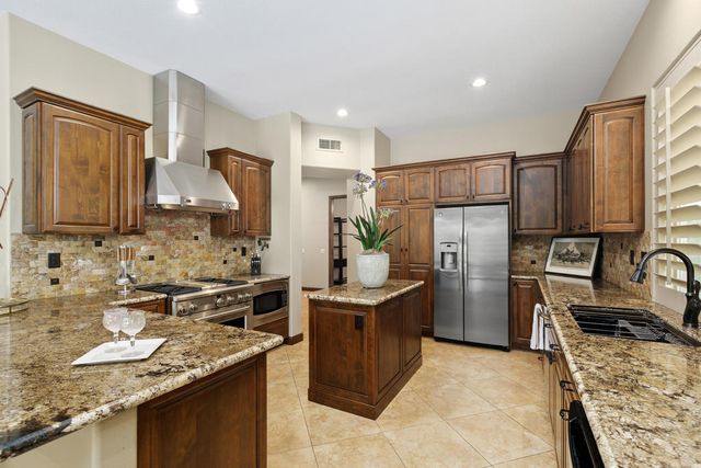 207 Kavenish Drive, Rancho Mirage, CA 92270