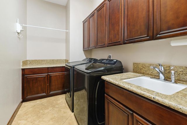 207 Kavenish Drive, Rancho Mirage, CA 92270