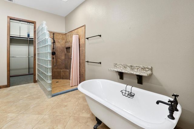 207 Kavenish Drive, Rancho Mirage, CA 92270