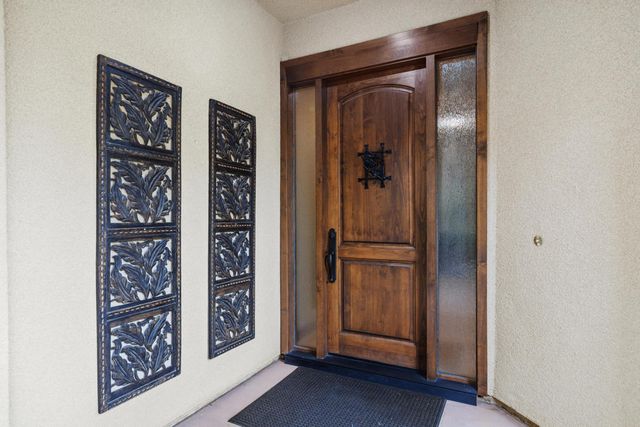 207 Kavenish Drive, Rancho Mirage, CA 92270