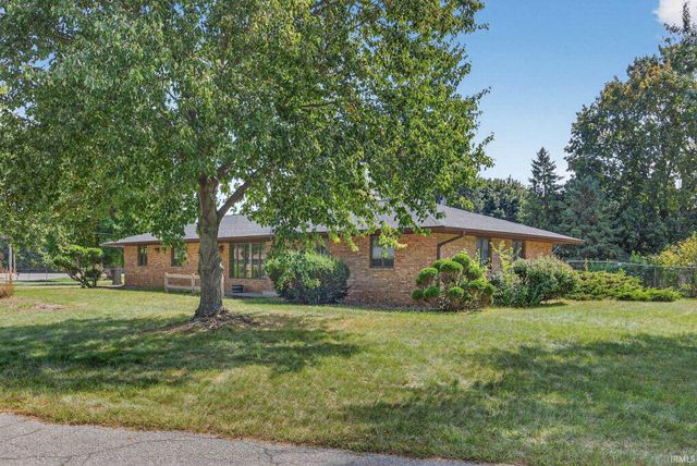 22058 Woodside Drive, Bristol, IN 46507