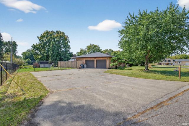 22058 Woodside Drive, Bristol, IN 46507