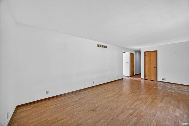 22058 Woodside Drive, Bristol, IN 46507