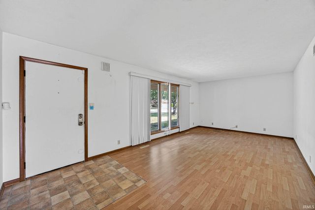 22058 Woodside Drive, Bristol, IN 46507