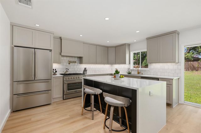 1101 Floradale DR, Austin, TX 78753