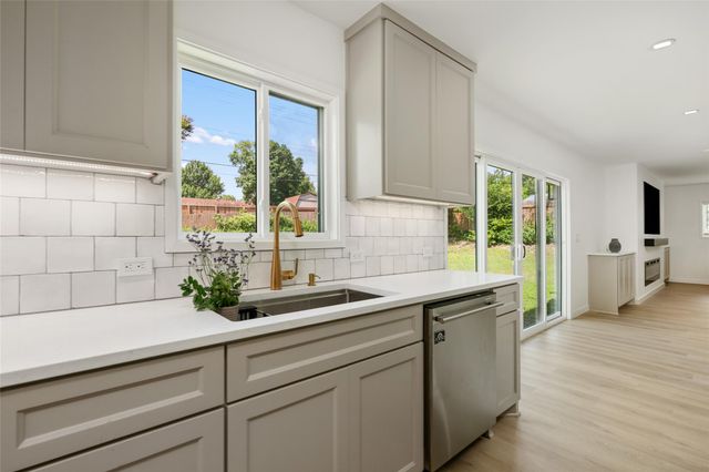 1101 Floradale DR, Austin, TX 78753