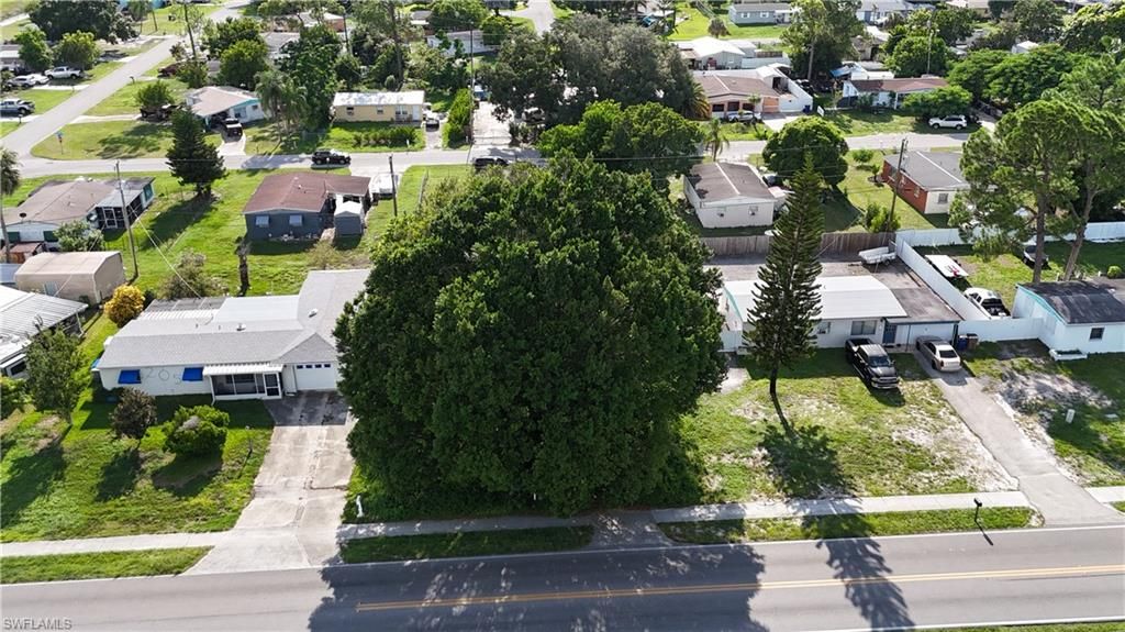 203 Alabama RD S, LEHIGH ACRES, FL 33936 — photo 2