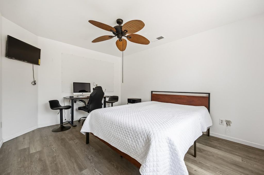 Image 32 of property listing at 434 Occidential, Merced, CA 95348