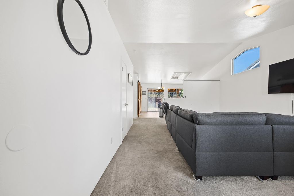 Image 6 of property listing at 434 Occidential, Merced, CA 95348
