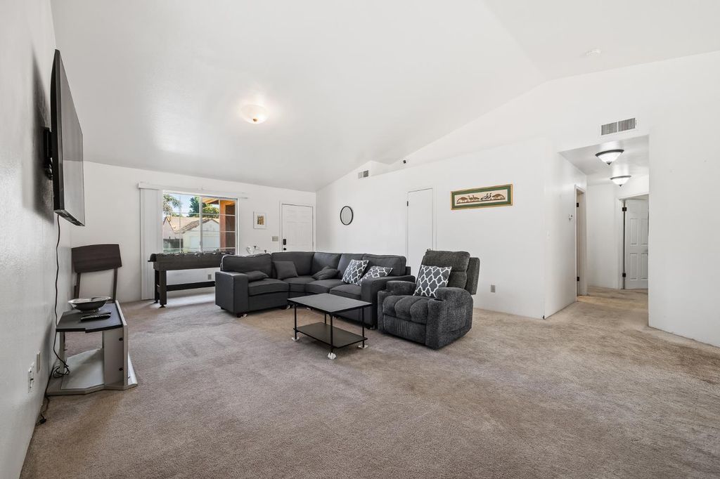 Image 9 of property listing at 434 Occidential, Merced, CA 95348