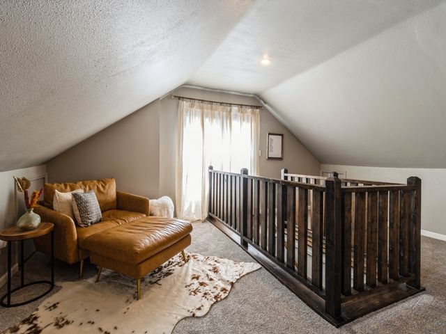1000 66th Street, Windsor Heights, IA 50324