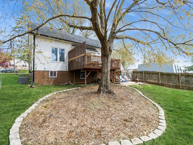 1000 66th Street, Windsor Heights, IA 50324
