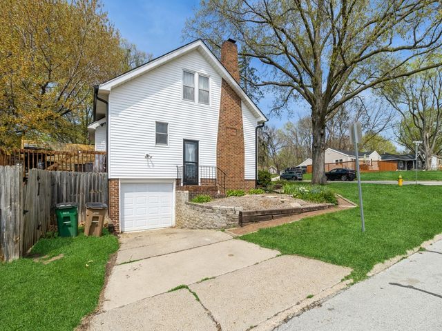1000 66th Street, Windsor Heights, IA 50324