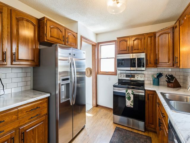 1000 66th Street, Windsor Heights, IA 50324