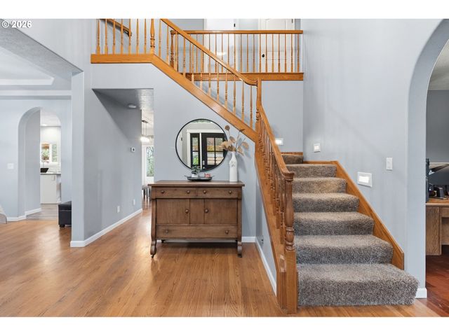 2728 Hallmark Ln, Eugene, OR 97402