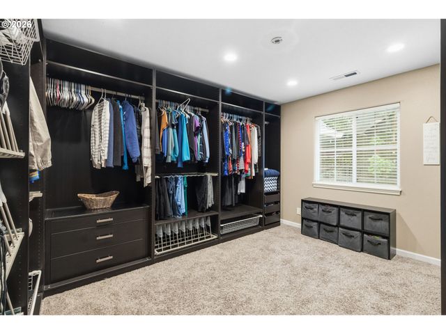 2728 Hallmark Ln, Eugene, OR 97402