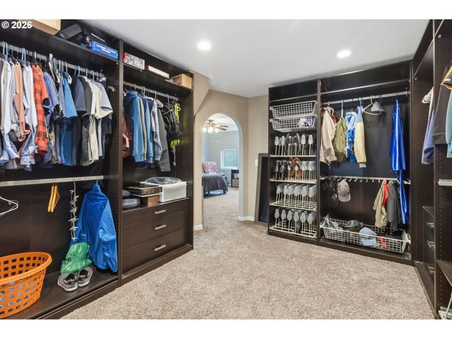 2728 Hallmark Ln, Eugene, OR 97402